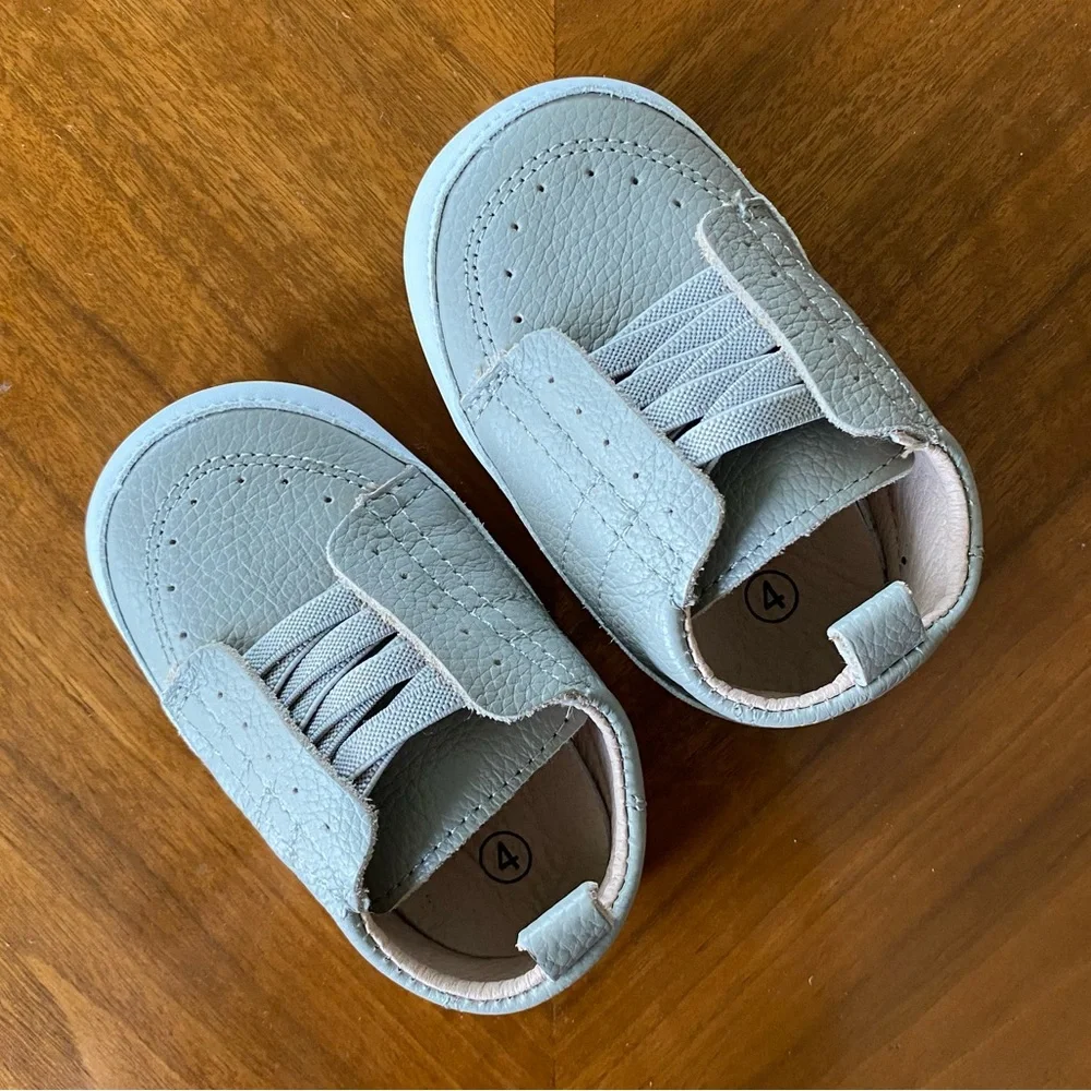 NWOT Little Love Bug Grey Leather Baby Walker Barefoot Shoes Boy ✨ NEVER WORN ✨